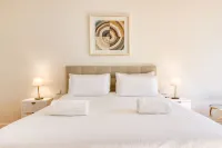 Beachfront Luxury Retreat - 4 Sao