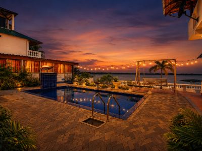 Dinuda Lagoon Hotel