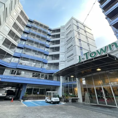 J Town Serviced Apartments&Hotel Hotels near Bang Phra Reservoir