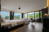 Villa Mirador Courtyard Hot Spring Lodge (located in the Qingcheng Mountain scenic area) - Pet friendly