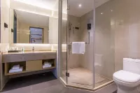 City Cheerful Hotel (Nanzhang Railway Station Shuijing Plaza)