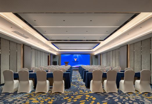 1. 창사 옌녠 센추..