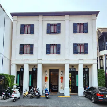 99 the Gallery Hotel Отели рядом с достопримечательностью «Старый город Чан Май»