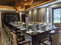 Gingko Lake Resort Hotel Villa