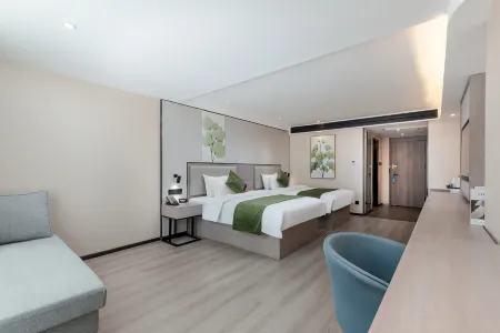 GreenTree Inn Express Hotel (Aksu Century Plaza)