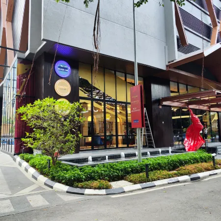 Scarletz Suites KLCC by MyKey Отели рядом с достопримечательностью «Станция - KLCC LRT »