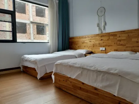 Laojunshan Yanqi Bieyuan Homestay Отели рядом с достопримечательностью «Yangzi Valley»