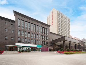 Longhui Friendship International Hotel