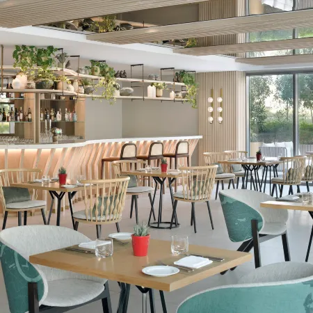 Delta Hotels by Marriott, Dubai Investment Park Отели рядом с достопримечательностью «Джебель-Али»