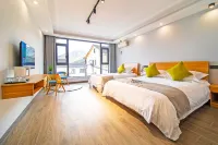 Shuiyunjian hotel (Cloud Grassland Panda Tribe Adventure Park) Отели в г. Langman Shanchuan Scenic Area
