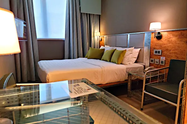 觀塘時鐘酒店, 工業家酒店