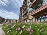 Ski and Suites at Thaiwoo Resort Hotel a 