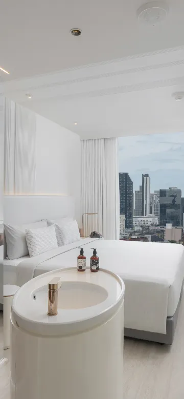 ดิ อินไซด์ รูม เตียงใหญ่