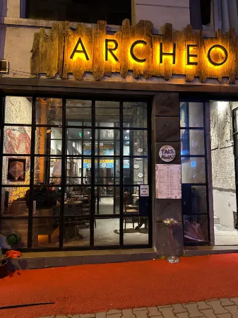 Archeo Cafe and Hostel