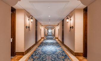 Rezen Hotel Wanda Plaza Tianwei Art Hotel