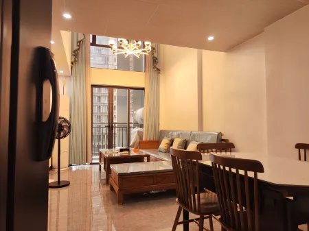 Huaiji Huaicheng Street Hongyu Apartment Отели рядом с достопримечательностью «Huaiji Stadium»