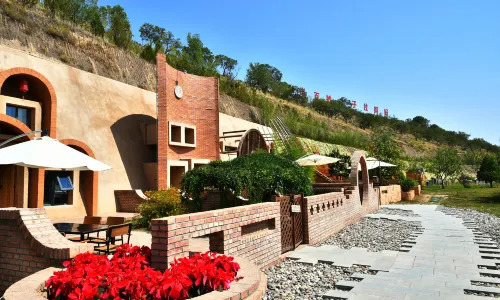 Yuzhong the Yellow River Yi Meng Garden cave dwelling