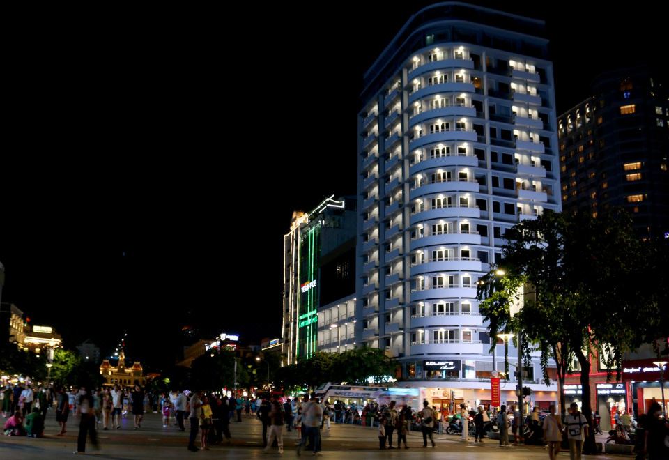 3. 팰리스 호텔 사..