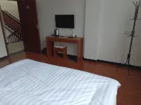 Auspicious Hotel - parkir