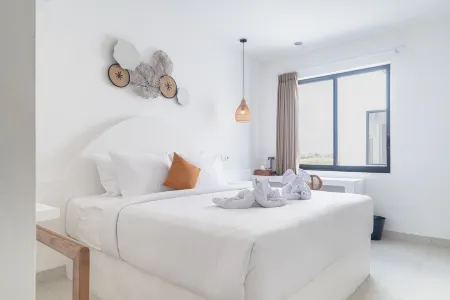 The Simore Отели рядом с достопримечательностью «Le Grand Bleu Spa»