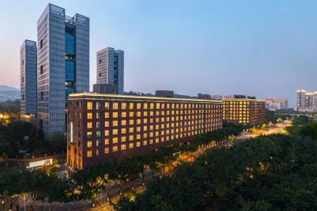 Somerset Chayuan Chongqing Отели рядом с достопримечательностью «Chongqing Institute of Engineering (Nanquan Campus)»