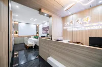四季花畔·白月光飯店（桂林陽朔西街店）