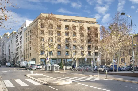 Zenitude Hôtel Résidences Marseille Saint-Charles Отели рядом с достопримечательностью «Randonnées théâtrales Marcel Pagnol Cie Dans la cour des Grands»