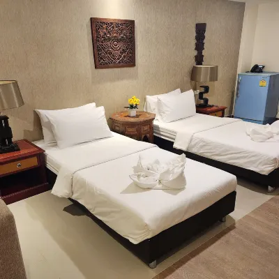 Kim Hotel at Bangplong Отели рядом с достопримечательностью «Ват Асокарам»