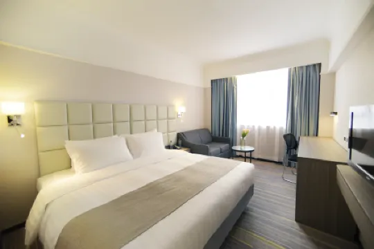 Panda Hotel Отели рядом с достопримечательностью «Гонконгский Диснейленд»