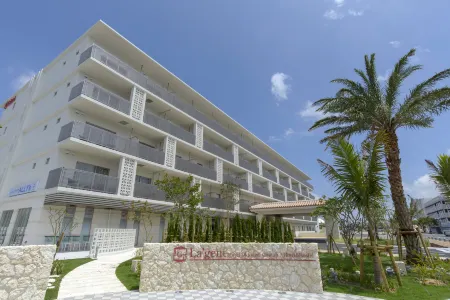 La'Gent Hotel Okinawa Chatan Hotel and Hostel Отели рядом с достопримечательностью «Американская деревня»