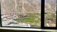 Mangkang Rumei Resort Hotel (Zhuka Bridge) - Dağ Manzaralı