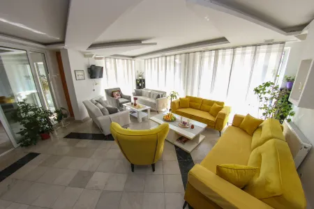 Hotel Hayat Отели рядом с достопримечательностью «Старая православная церковь»