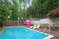 Moganshan – Shallow Shore Creekside Hot Spring Villa
