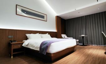 Pingbian Dishui Miaocheng Resort Hotel