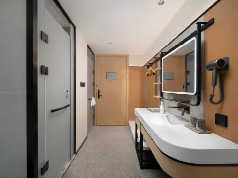 Rezen Anyi Hotel (Harbin Engineering University) Отели рядом с достопримечательностью «Zhou Enlai Forepart Harbin Develop Revolution Activity Domicile Relic Site»