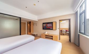 Jifeng Hotel (Mengzhou Branch)