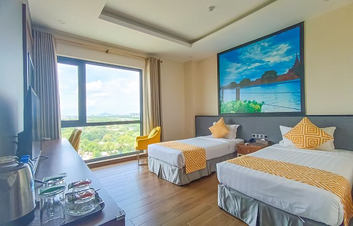 Holiday Pier Hotel