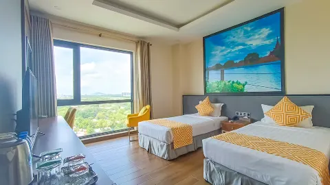Holiday Pier Hotel in マンダレイ