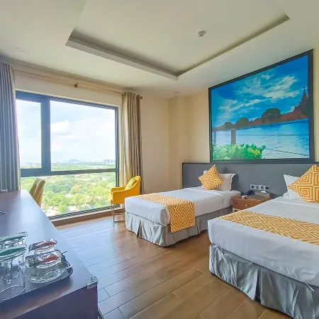 Holiday Pier Hotel