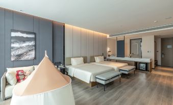 Yantai Penglai Administrative Service Center Atour Hotel