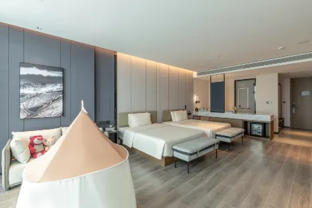 Yantai Penglai Administrative Service Center Atour Hotel
