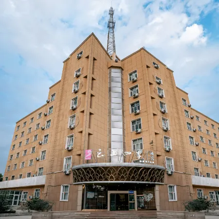 Homeinn Four Seasons Hotel (Korla Railway Station)
