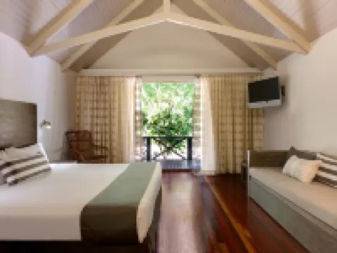 Palm Bungalows Hotels in Hamilton Island