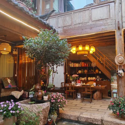 Guyuexuan Garden Inn (Dayan Ancient Town Mufu) Hotels near Old Town of Lijiang