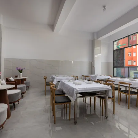 Hezhang Jiuyuan Grand Hotel
