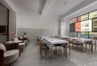 Hezhang Jiuyuan Grand Hotel Hotel di Hezhang