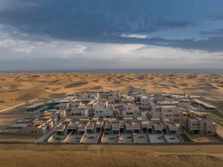 TengolHotel Отели рядом с достопримечательностью «Desert Escalator»