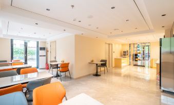 Ruiyi Light Residence Hotel