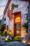 Wumingjing · Huigu Homestay Hotels in Mengyin