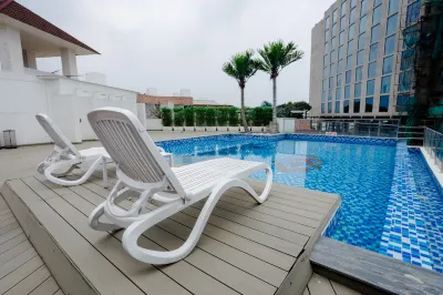 Square Hotel